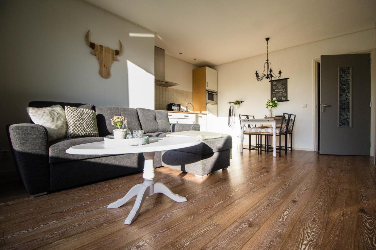 T'Hus Bed & Breakfast Katlijk Luaran gambar
