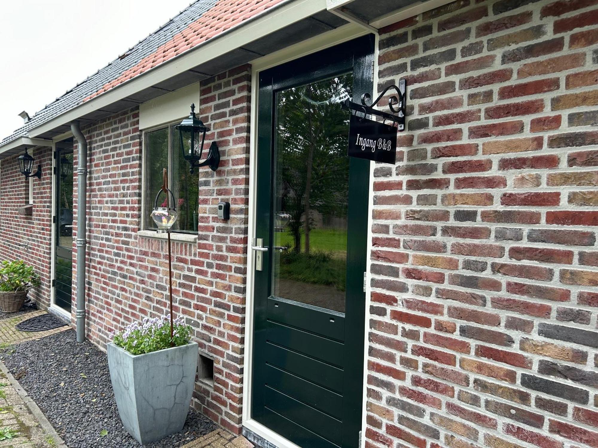 T'Hus Bed & Breakfast Katlijk Luaran gambar